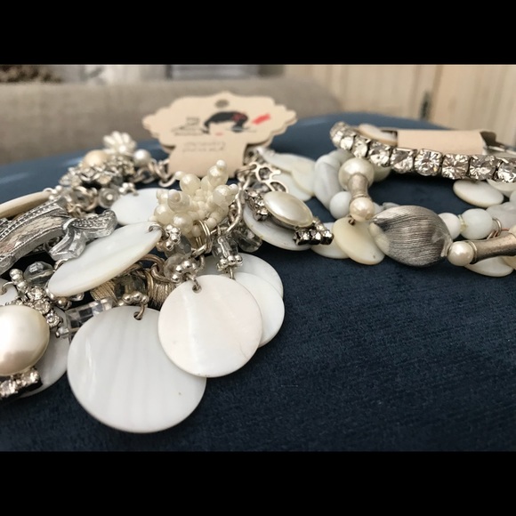 2 bracelets - Picture 2 of 4